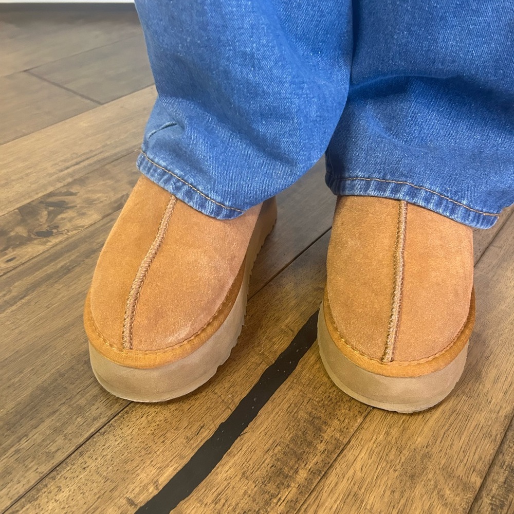 UGG Chestnut Suede Platform Mules with Red Accents - Picture 2 of 9